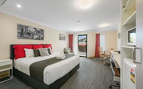 Eastgate On The Range Motel